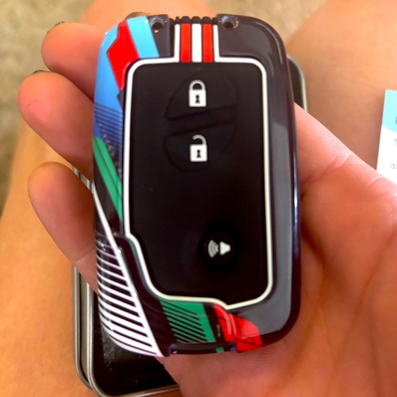 Kunio | NIB sporty Lexus Zinc Alloy Frame Luminous Effect Key Cover w/keychain - Picture 2 of 16